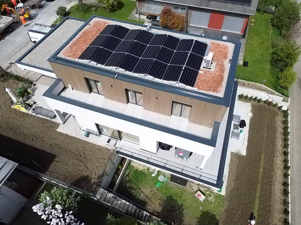 Blech wird in der Werkstatt präzise gekantet